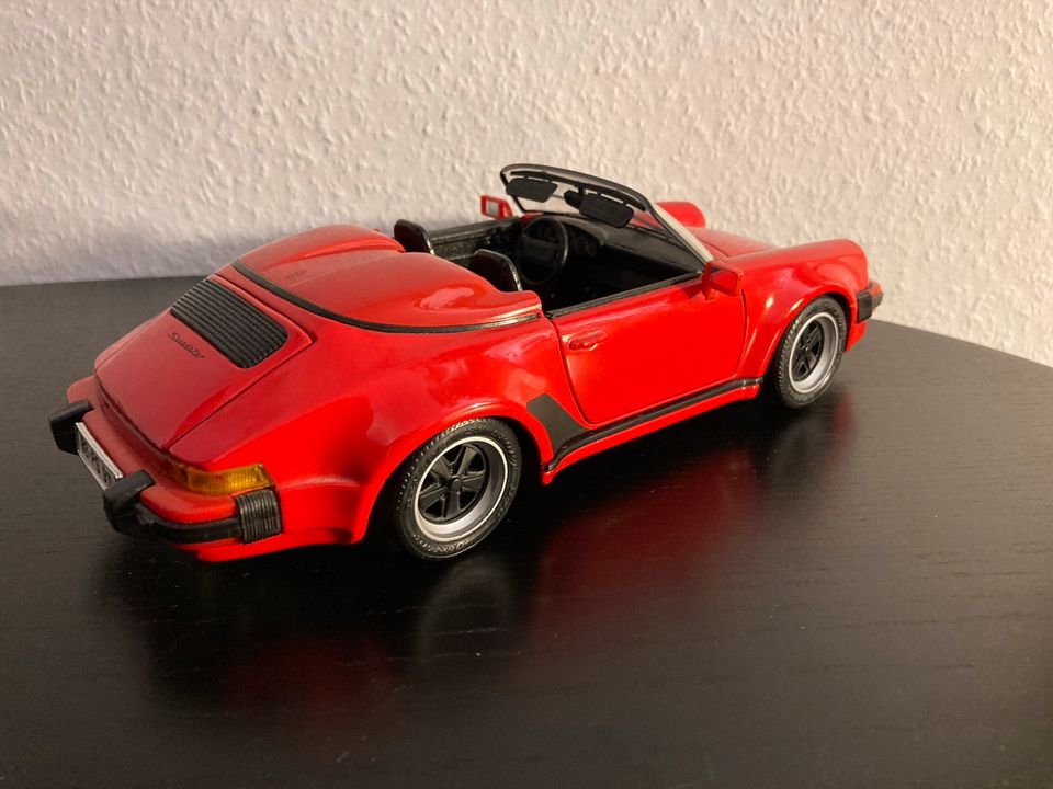 Porsche Speedster 1989 rot Maisto 1:18 in Frankfurt am Main