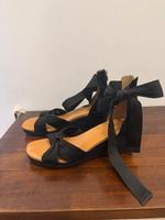 UGG Keilabsatz-Sandale Größe 42, hohe Schuhe, Sommerschuhe, Damen Berlin - Mitte Vorschau