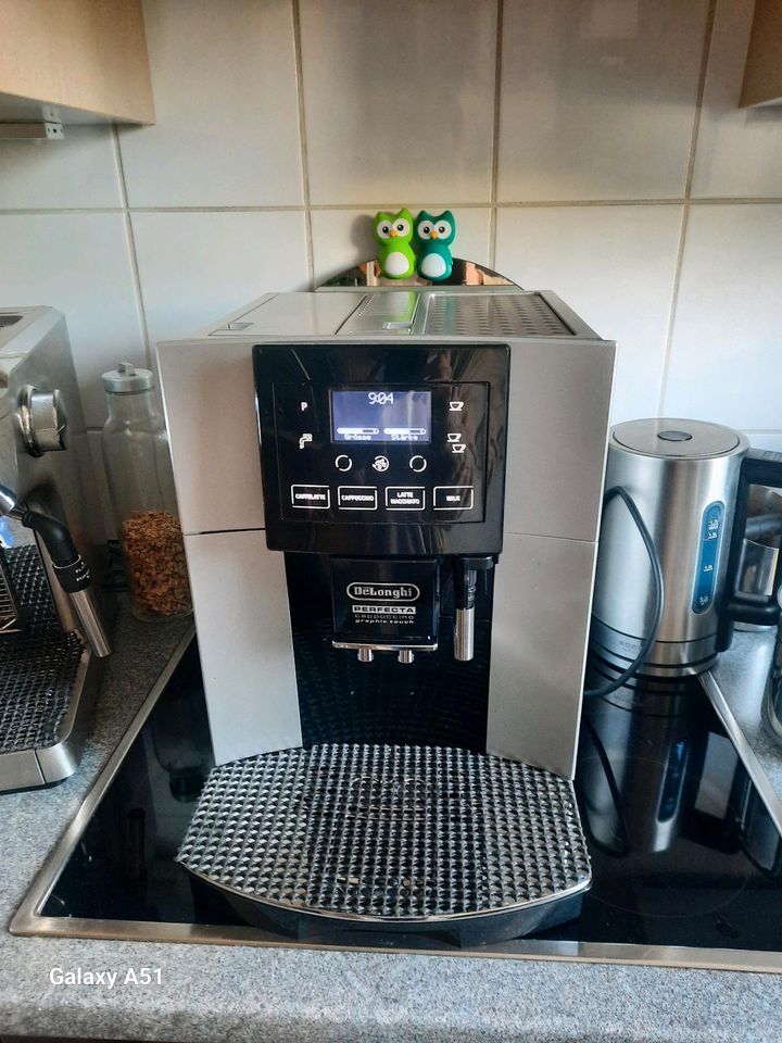 De Longhi Perfecta Kaffeeautomat in Hatzenbühl