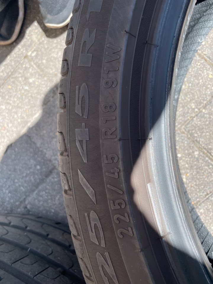 2x Pirelli Cinturato 225 45 18 in Hamburg