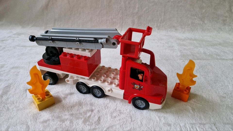 Lego Duplo 5682 Feuerwehr wie NEU  Feuerwehrauto Auto in Rangsdorf