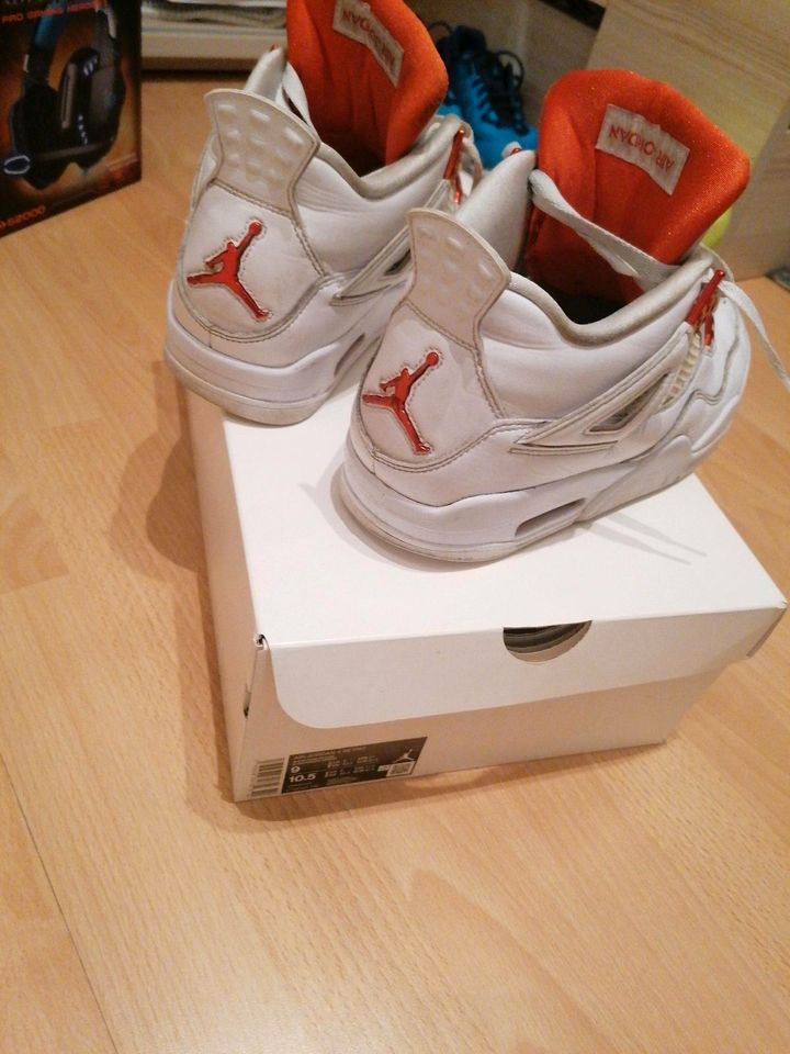 Jordan 4 retro metallic orange in Detmold