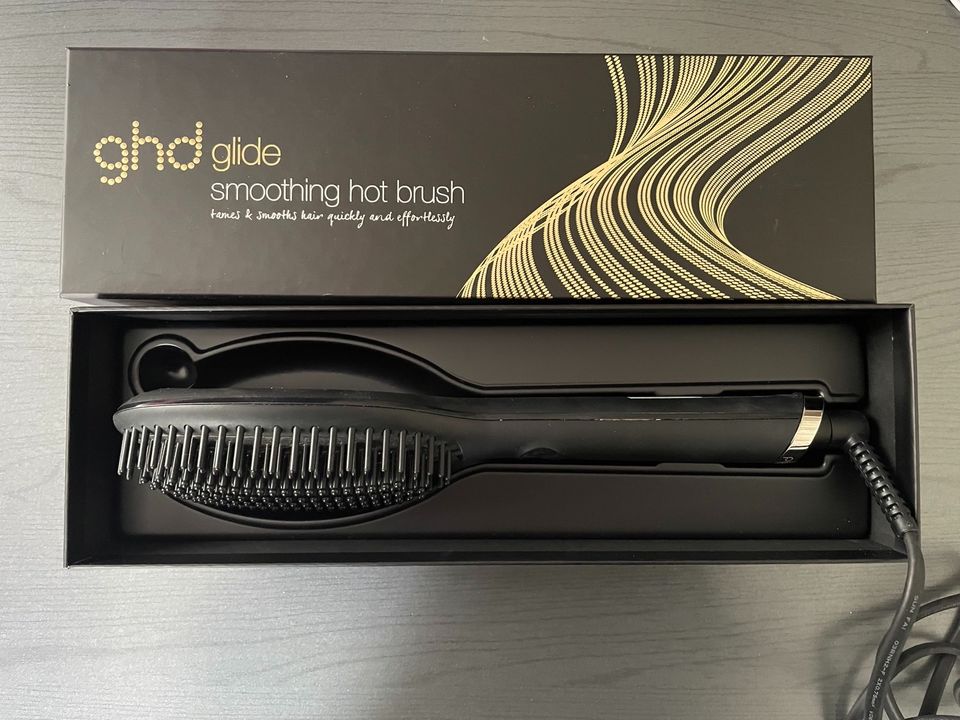 GHD Glide smoothing hot brush in Saarbrücken