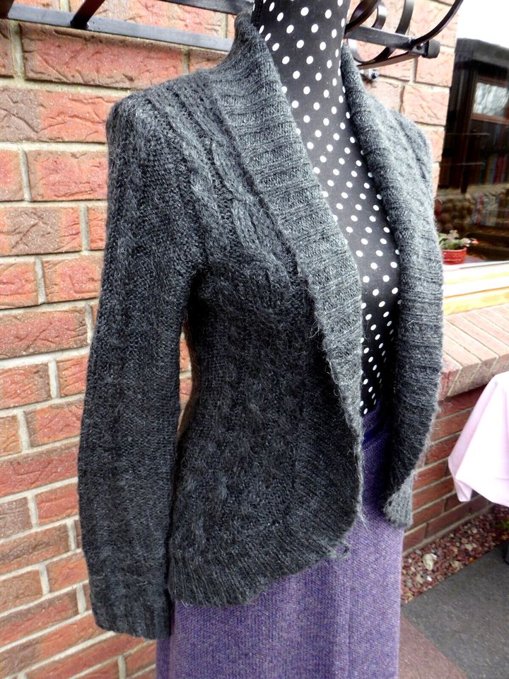 H & M Strickjacke Cardigan Gr. 34 dunkelgrau Schalkragen Zopfmust in Flintbek