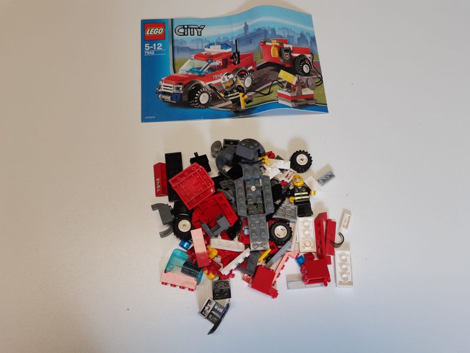 Lego 7942 City Feuerwehr-Auto mit Anhänger in Schwabach