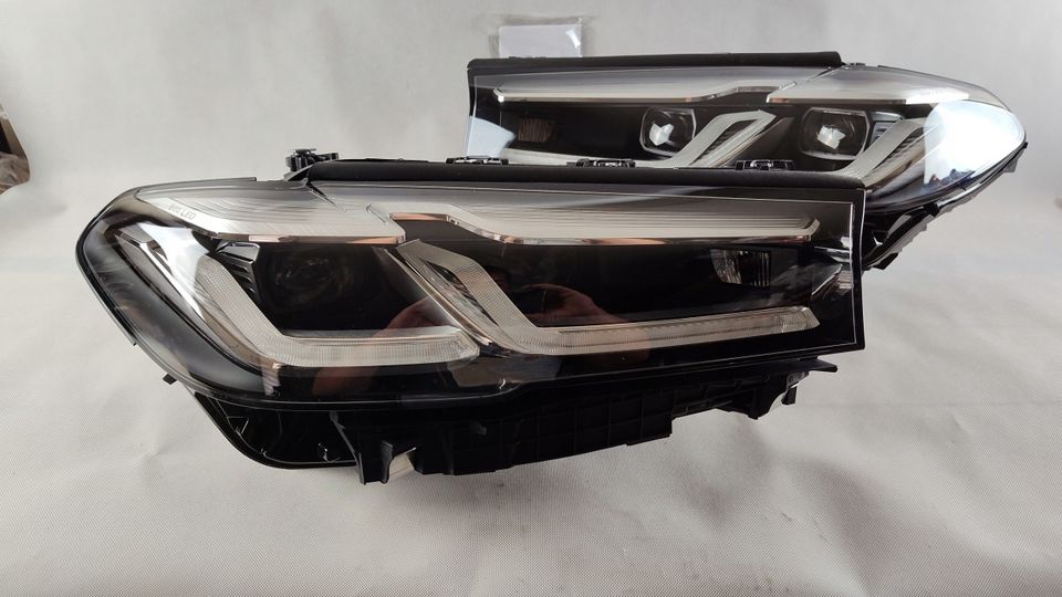 SCHEINWERFER BMW G30 G31 LIFT LCI  LED ADAPTIVE RECHTS LINKS TOP in Neu-Isenburg