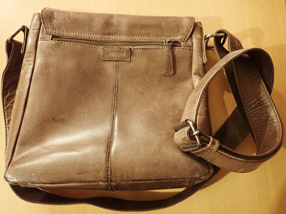 Assima Handtasche/ Umhängetasche mit Sicherheitsgurt, Leder braun in  Niedersachsen - Wildeshausen