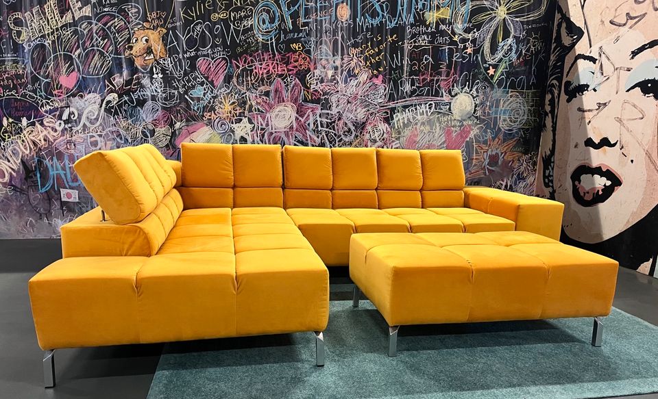 Sofa Couch Wohnlandschaft mit Hocker Ausstellungsstück in Köln