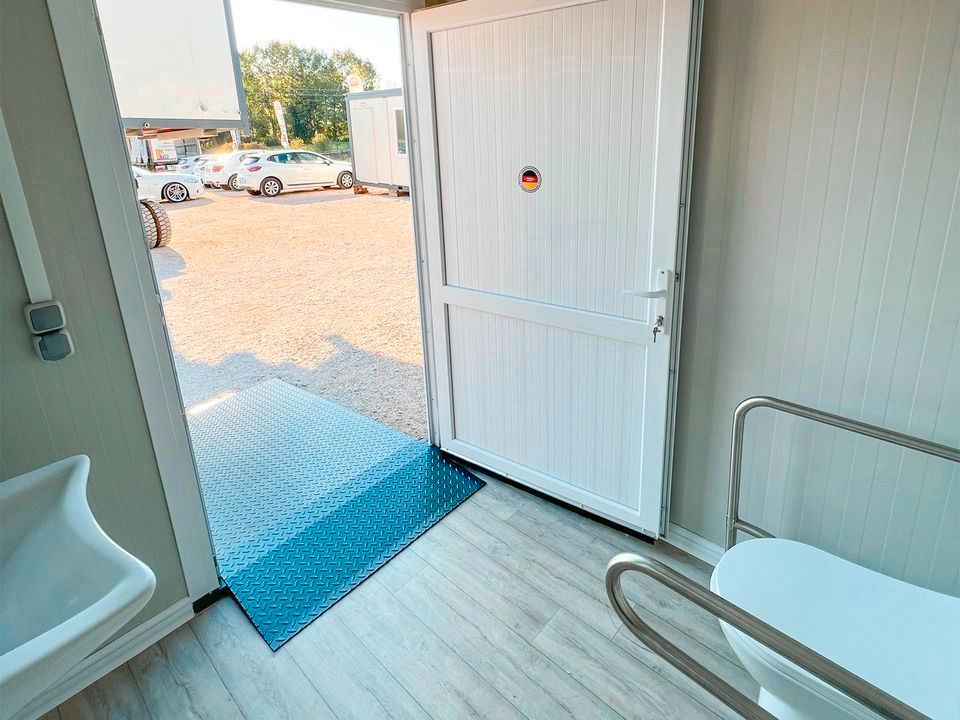 Behindertencontainer WC - Container | Sanitärcontainer | Toilettencontainer | 220cm x 220cm in Dietzenbach