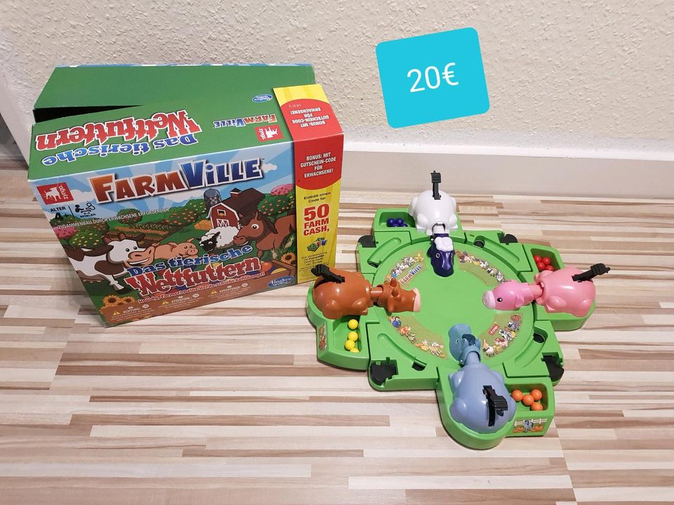 Spielfiguren, Standtafel, Spielmatte, Kinderküche ab in Berlin