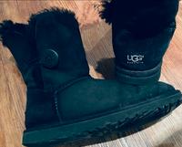 UGG Boots 38 schwarz Bailey Button Stiefel gefüttert Hessen - Neu-Anspach Vorschau