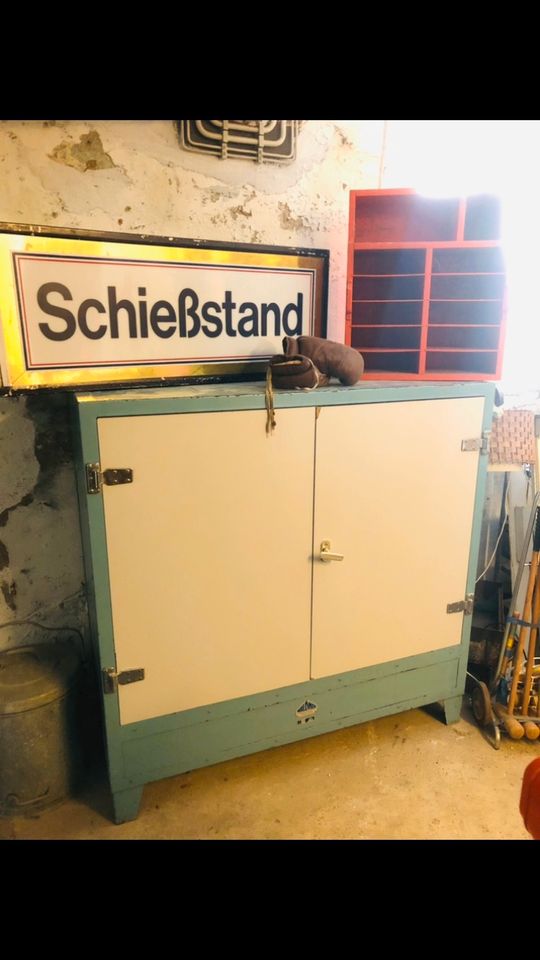 Alter Milchschrank, Loft Vintage, Werkstatt, Schrank in Minden