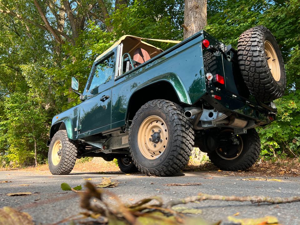 LAND ROVER DEFENDER 90 Tdi Cabrio Neuaufbau - MwSt. ausweisbar in Lage