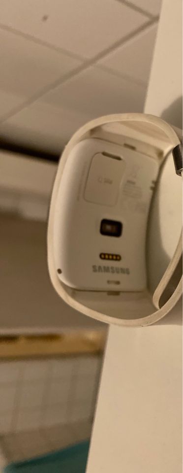 Samsung Gear Uhr , mit sim Karte hinzufügen in Centrum