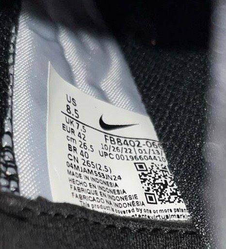 Nike Fußballschuhe Neu 42 MG Silber Fußball in Mayen