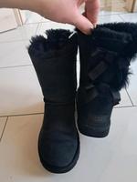 UGG Boots mit Schleifen Original Niedersachsen - Clenze Vorschau