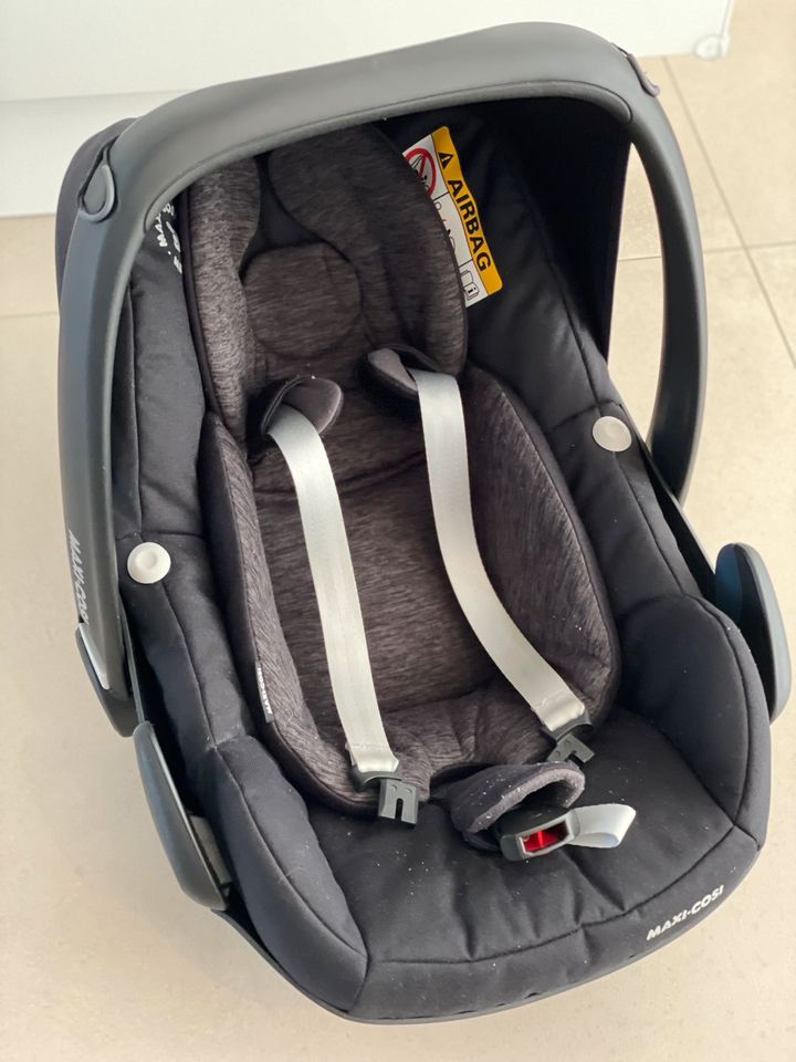 Maxi Cosi Pebble Pro Essential Black schwarz i-size in Kempen