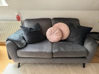 Zweier Sofa grau aus Samt, so gut wie neu Nordrhein-Westfalen - Dinslaken Vorschau