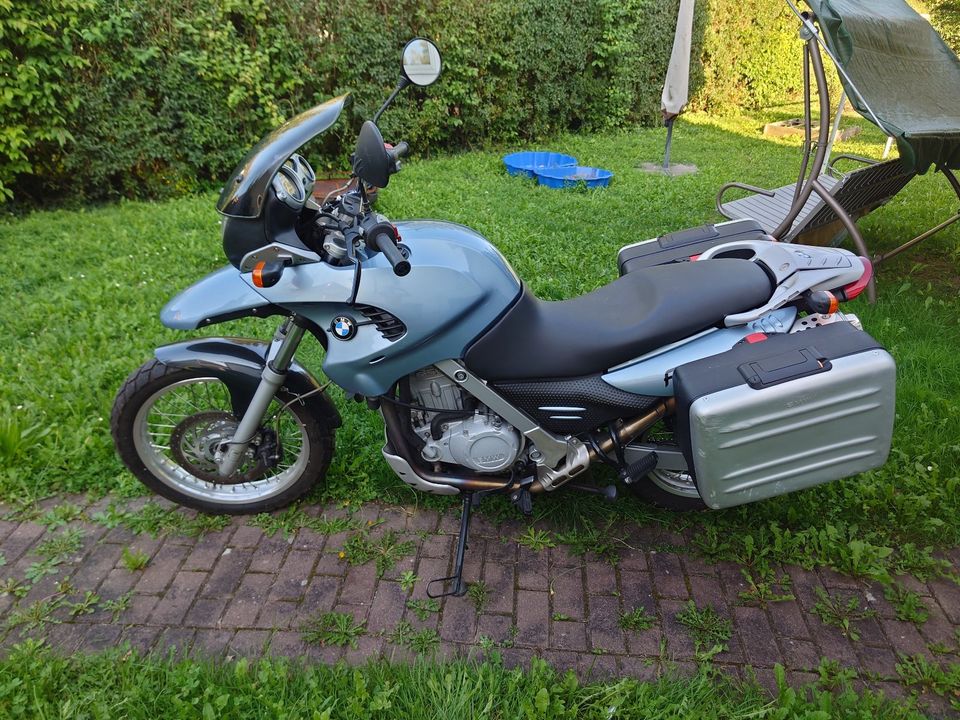 BMW F650 GS mit Koffer und Zubehör, wenig Kilometer in Dingolfing