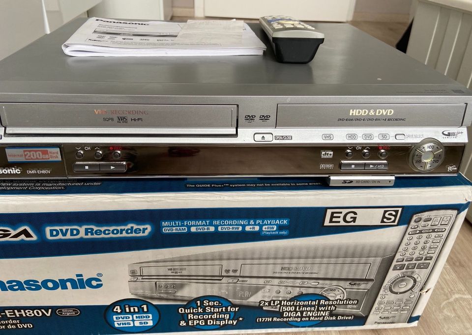 Panasonic DVD Recorder DMR-EH80V VHS DVD HDD !!! in Ebersburg