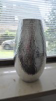 Blumenvase, Metall, silberfarben, H: ca 31 cm Wandsbek - Hamburg Duvenstedt  Vorschau