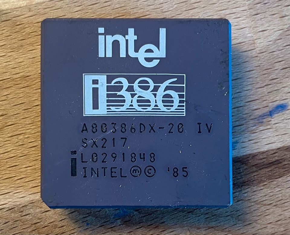 Intel 386DX-25 SX217 PGA CPU in Neuengörs