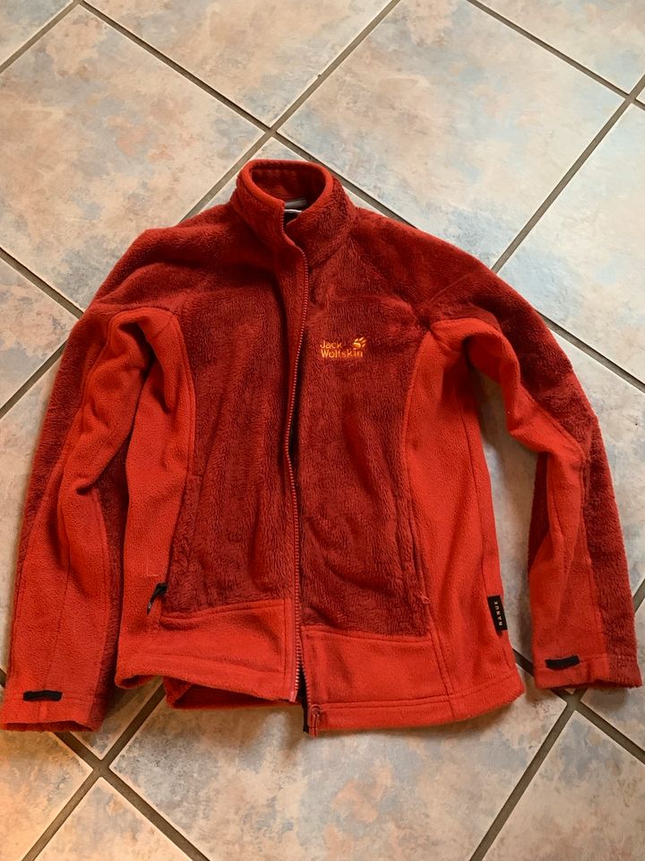 Jacke Kuscheljacke Übergangsjacke Jack Wolfskin in Bad Karlshafen