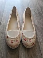 Ballerina Esprit Gr. 42 Creme Blumen NEU Bayern - Bamberg Vorschau