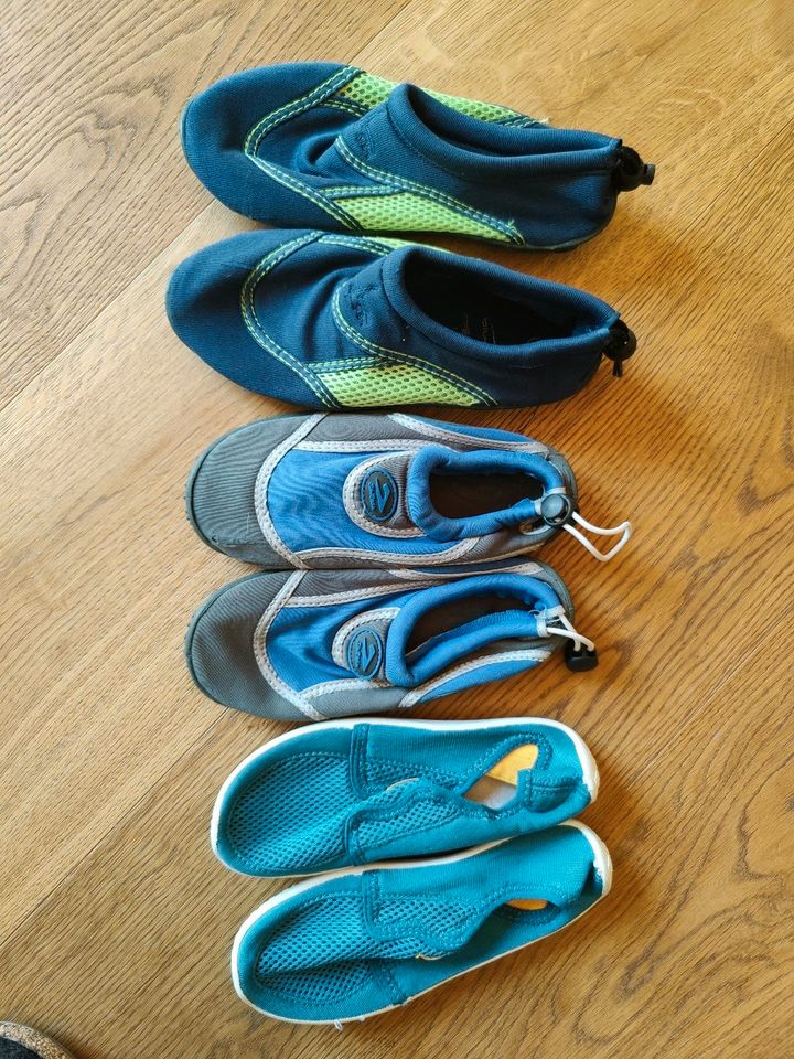 Badeschuhe gr. 30, 31, 32 blau türkis in München