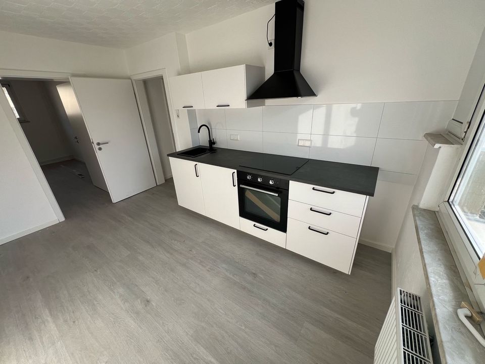 Renovierte 2 Zimmer Wohnung mit Küche in Köln Vingst in Köln