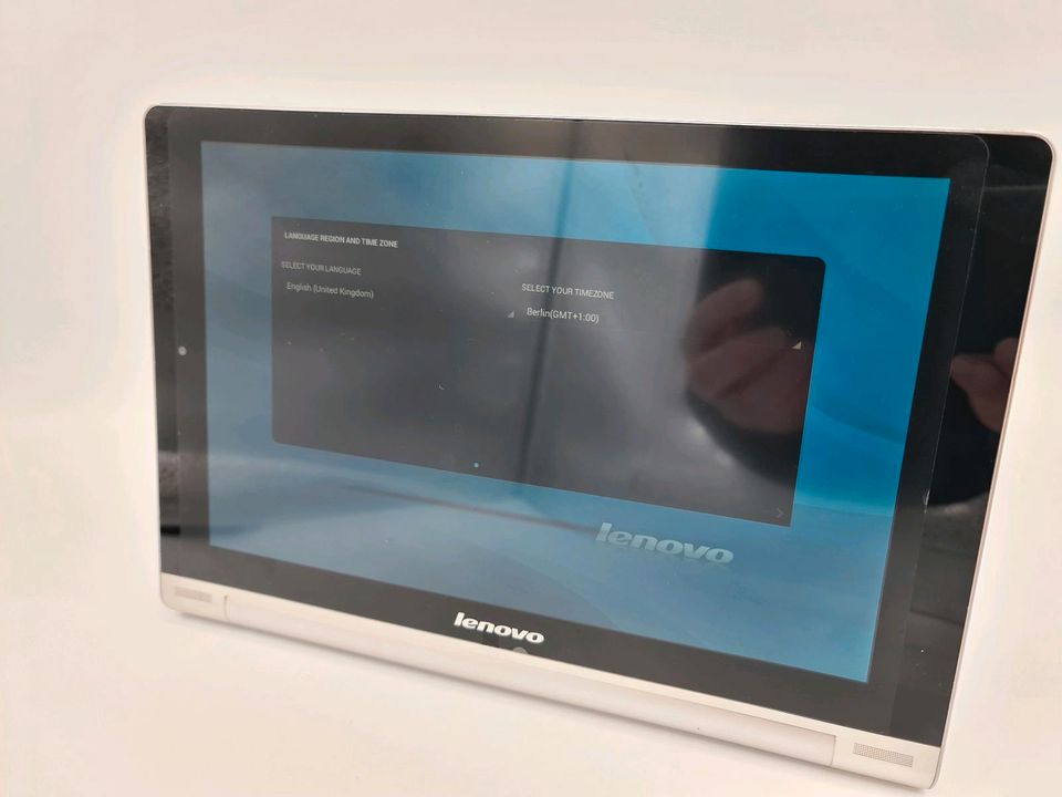 Lenovo IdeaPad Yoga Tablet (10 Zoll HD) Tablet in Darmstadt