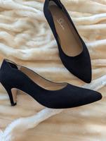Damen Absatzschuhe schwarze Wildleder Pumps Baden-Württemberg - Bräunlingen Vorschau