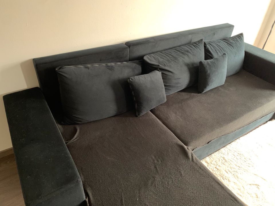 Sehr schönes schwarzes Sofa in Salzgitter