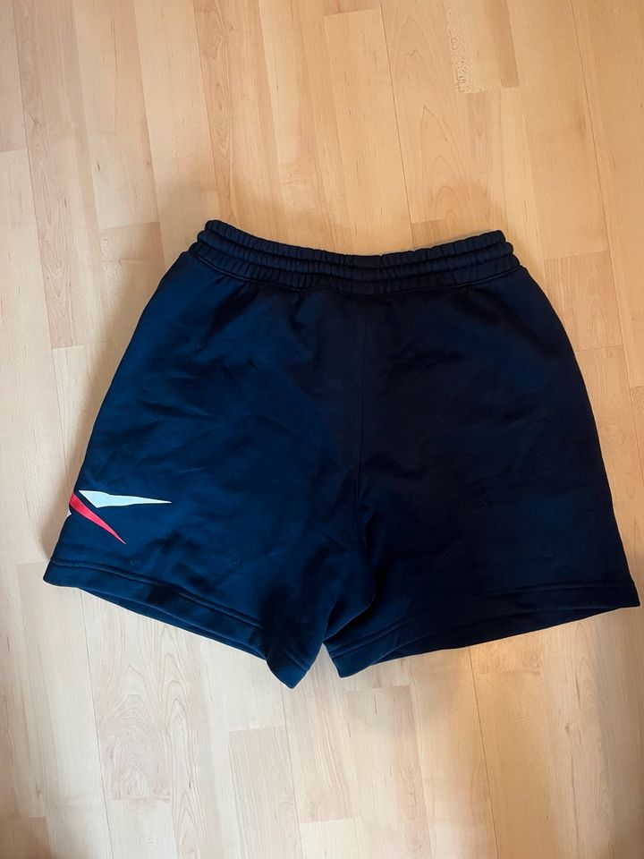 Reebok shorts / kurze Hose / Stoffhose in Dresden