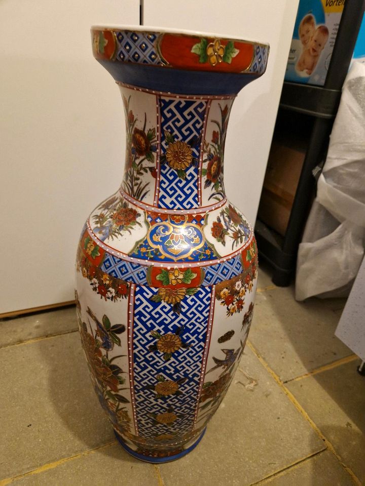 Bodenvase asiatische Bemalung in Strehla