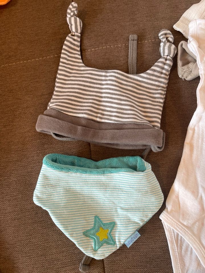 Kleiderpaket Baby / Kind Größe 62/68 in Wächtersbach