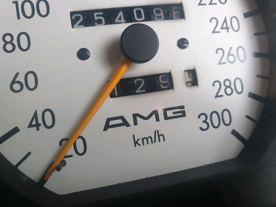 Mercedes W124 AMG kombiinstrument 300 km/h Tacho in Datteln