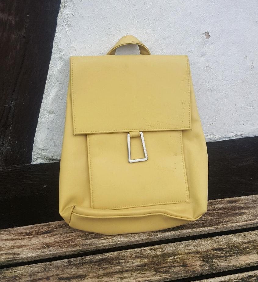 Tasche Rucksack elegant schön Beige Farbe unbenutzt in Barntrup