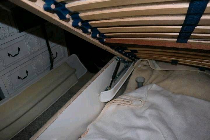 Doppelbett mit Bettkasten Ab sofort Für 50 Euro in Bremen
