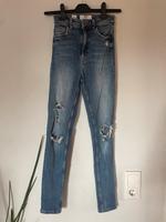 Blaue Damen Skinny Jeans Hose von Bershka 34 XS Nordrhein-Westfalen - Meinerzhagen Vorschau