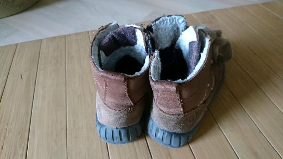 Gefütterte Winterstiefel, Gr. 28 in Berlin