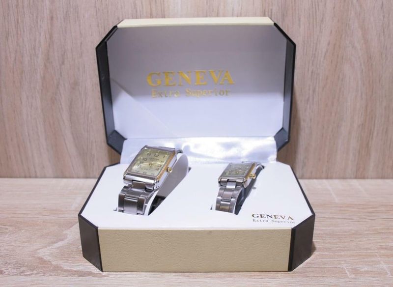 2 Stück Geneva Armbanduhr Set - Silber / Gold - Wasserresistent ! in Pankow  - Prenzlauer Berg | Accessoires & Schmuck gebraucht kaufen | eBay  Kleinanzeigen ist jetzt Kleinanzeigen