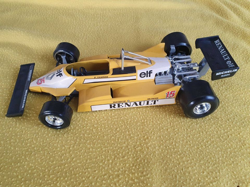 Burago Formula 1 F1 Race Cars 10 Stück 1/24 Made in Italy in Rüdesheim