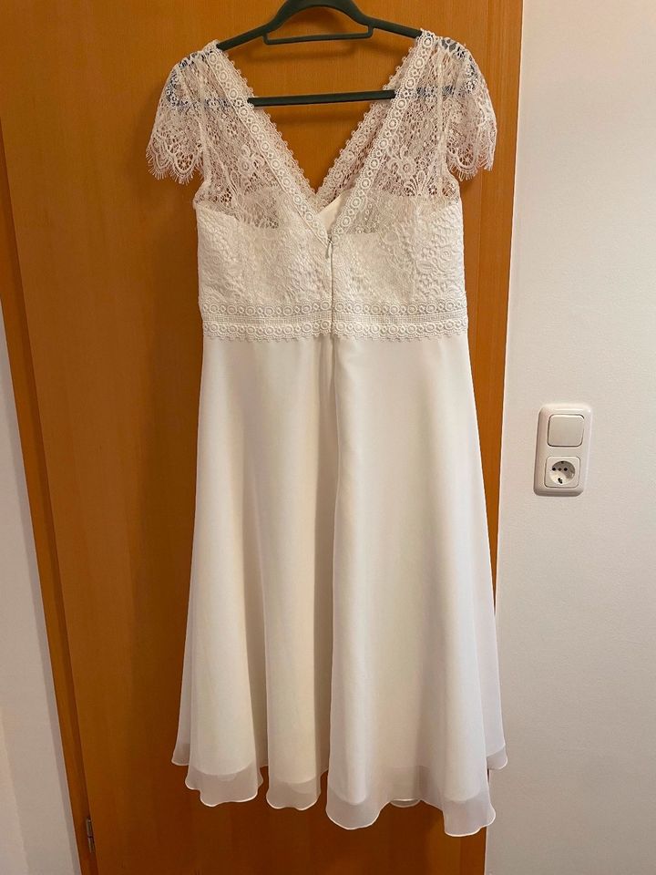 Brautkleid Standesamtkleid weißes Kleid für die Hochzeit in Oldenburg
