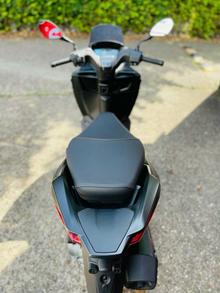 Aprilia SXR 50 - Modell 2024 - dt.Fz.. 2 J. Gar. SOFORT VERFÜGBAR in Leverkusen