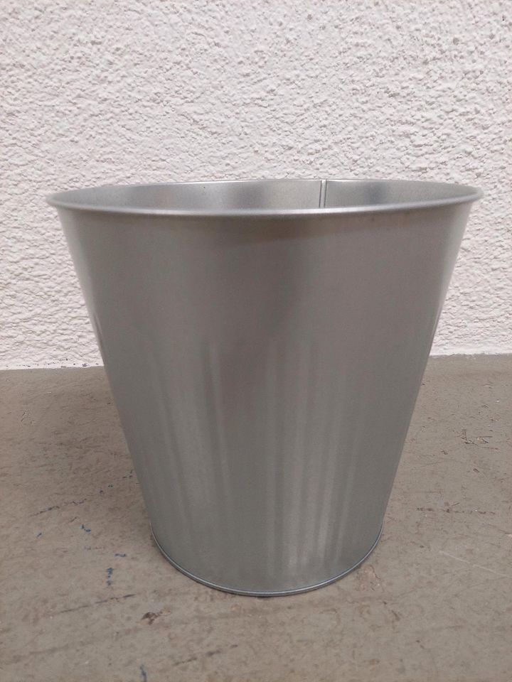 Citronmeliss  Übertöpfe Ikea 24cm silber in Oberschleißheim