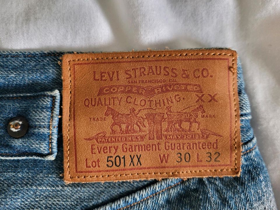 Levi's Vintage 501XX 1890 Gr. 30/32 NEU in München