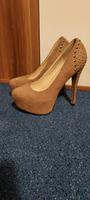 High heels gr. 37 beige mit glitzer Niedersachsen - Tappenbeck Vorschau