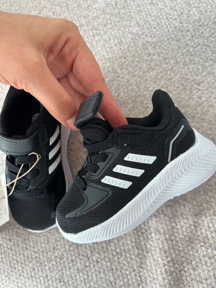 NEU! Sportschuhe Sneaker adidas Gr.18 in Buchholz in der Nordheide