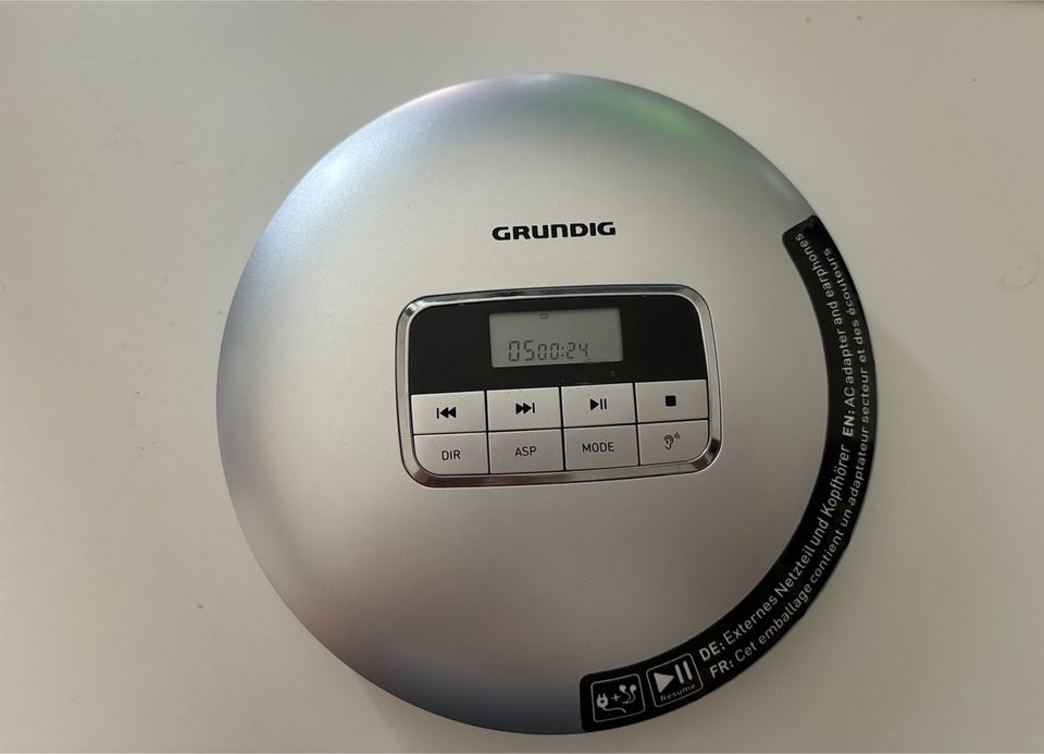 Grundig GCDP 8000 Tragbarer CD-Player GDR1404 Discman in Hamburg